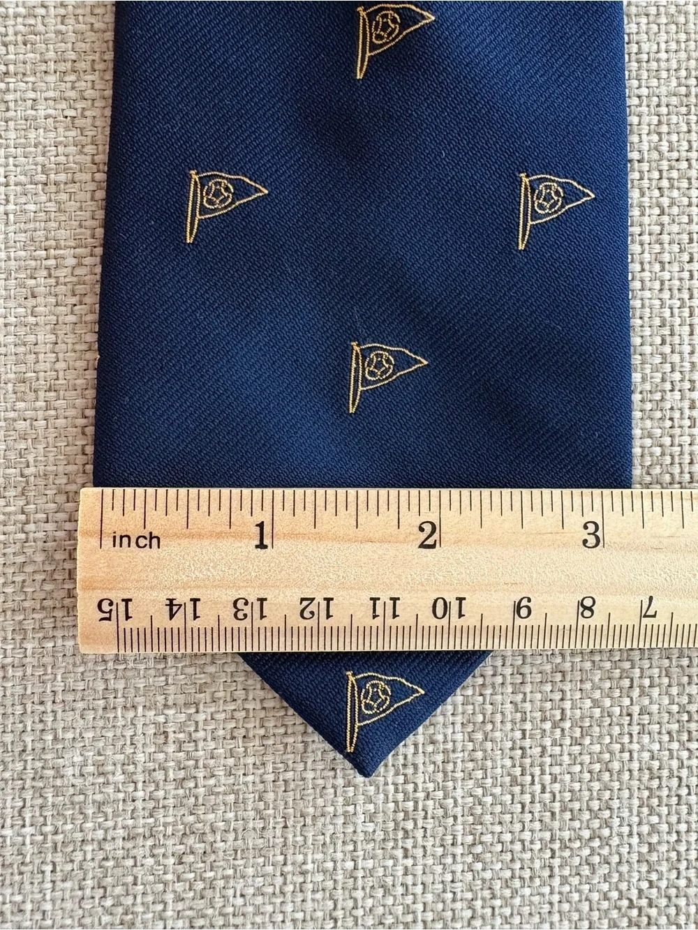 Vintage WM Chelsea Ltd Navy Pennant Flag Tie Larchmont NY 3.25”
